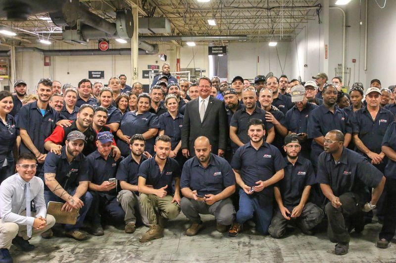 Le sénateur du Michigan Gary Peters (président de la commission de la sécurité intérieure) avec la famille PGS !